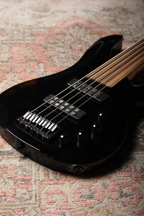 Pre-Owned Harley Benton B-550 FL BK Fretless Five String Bass - Gloss Black - Guitar Warehouse