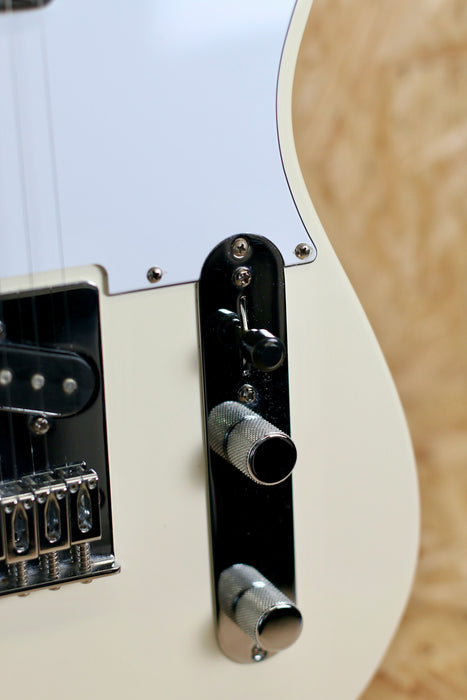2020 Fender Telecaster Player Series in Olympic White Mex - Pre-owned