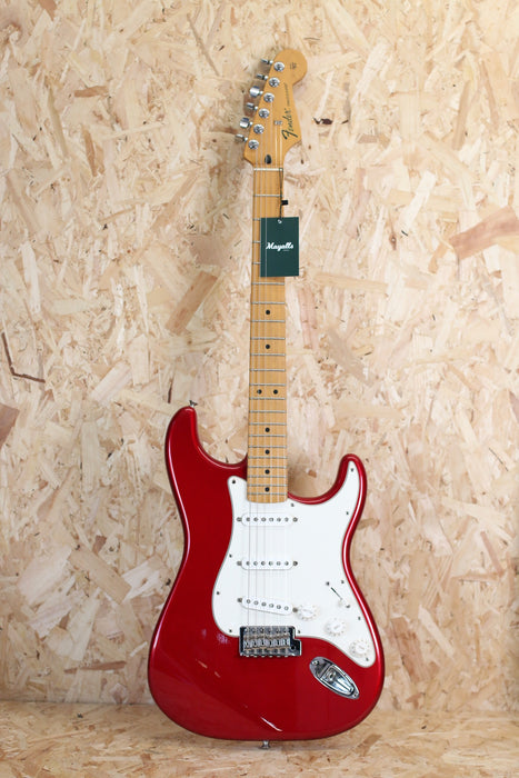 2008 Fender Mex Stratocaster Standard in Candy Apple Red w/Maple Fingerboard - Pre-owned