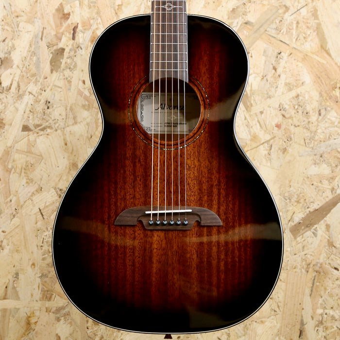 Alvarez AP66 Parlour 12 Fret in Shadowburst *Solid Top w/Bag - Pre-owned
