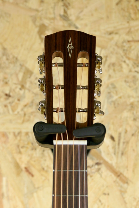 Alvarez AP66 Parlour 12 Fret in Shadowburst *Solid Top w/Bag - Pre-owned