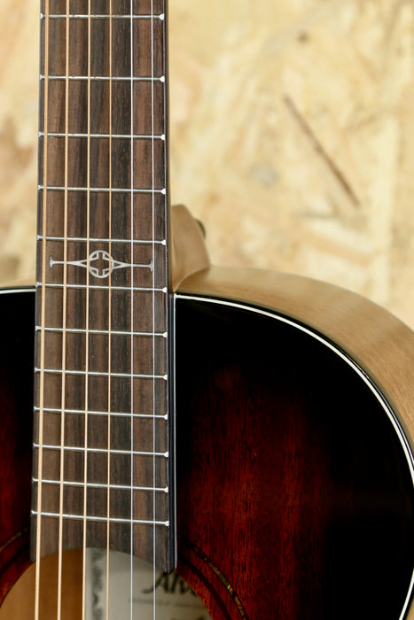 Alvarez AP66 Parlour 12 Fret in Shadowburst *Solid Top w/Bag - Pre-owned