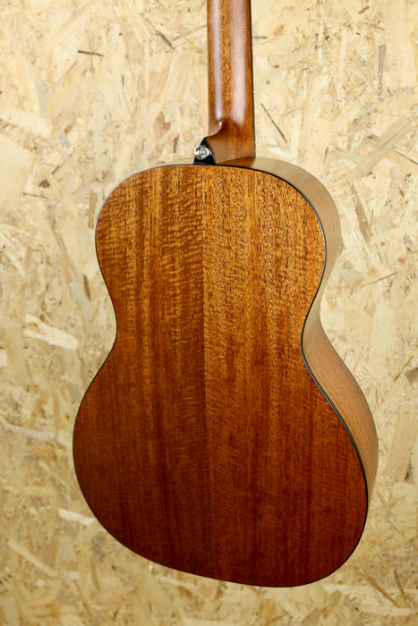 Alvarez AP66 Parlour 12 Fret in Shadowburst *Solid Top w/Bag - Pre-owned