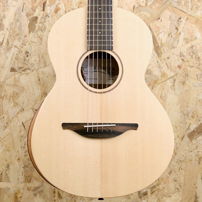 Sheeran by Lowden W04 Electro Acoustic w/Gigbag - Pre-owned