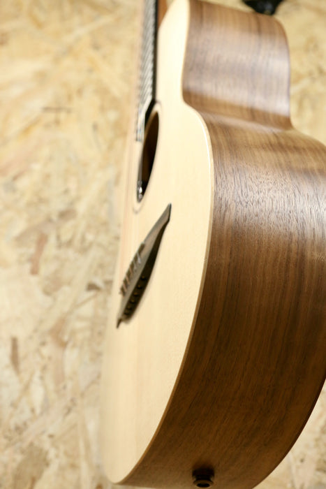 Sheeran by Lowden W04 Electro Acoustic w/Gigbag - Pre-owned