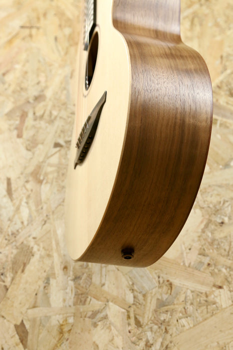 Sheeran by Lowden W04 Electro Acoustic w/Gigbag - Pre-owned