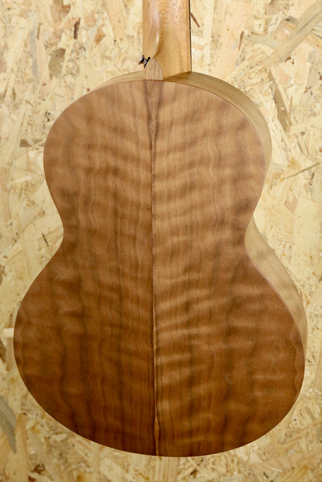 Sheeran by Lowden W04 Electro Acoustic w/Gigbag - Pre-owned