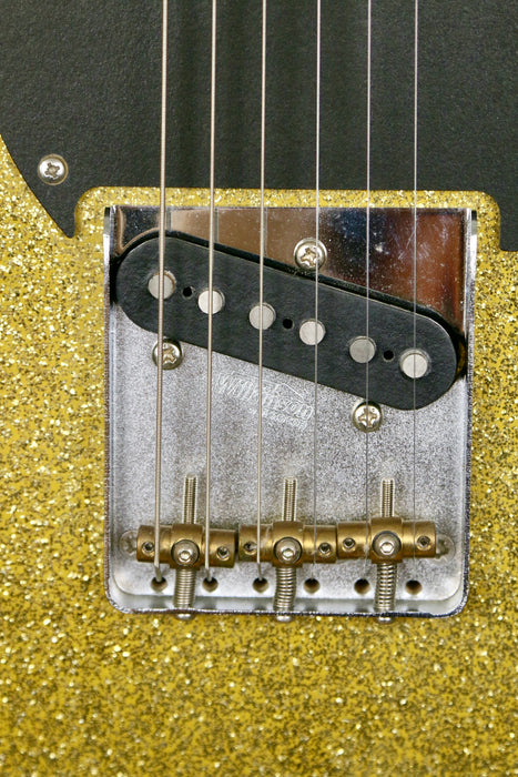 Fret King Classic Electric Guitar in Gold Sparkle - with original hardcase - Pre-owned