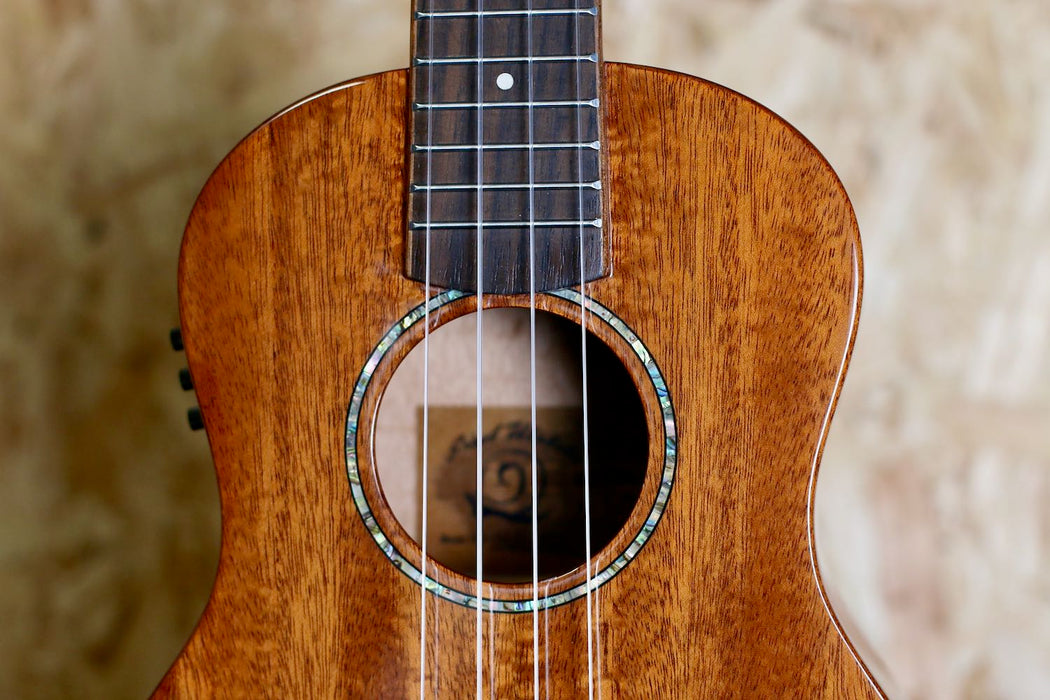 Snail SUT-M2 Solid Top Electro Acoustic Tenor Ukulele - Pre-owned