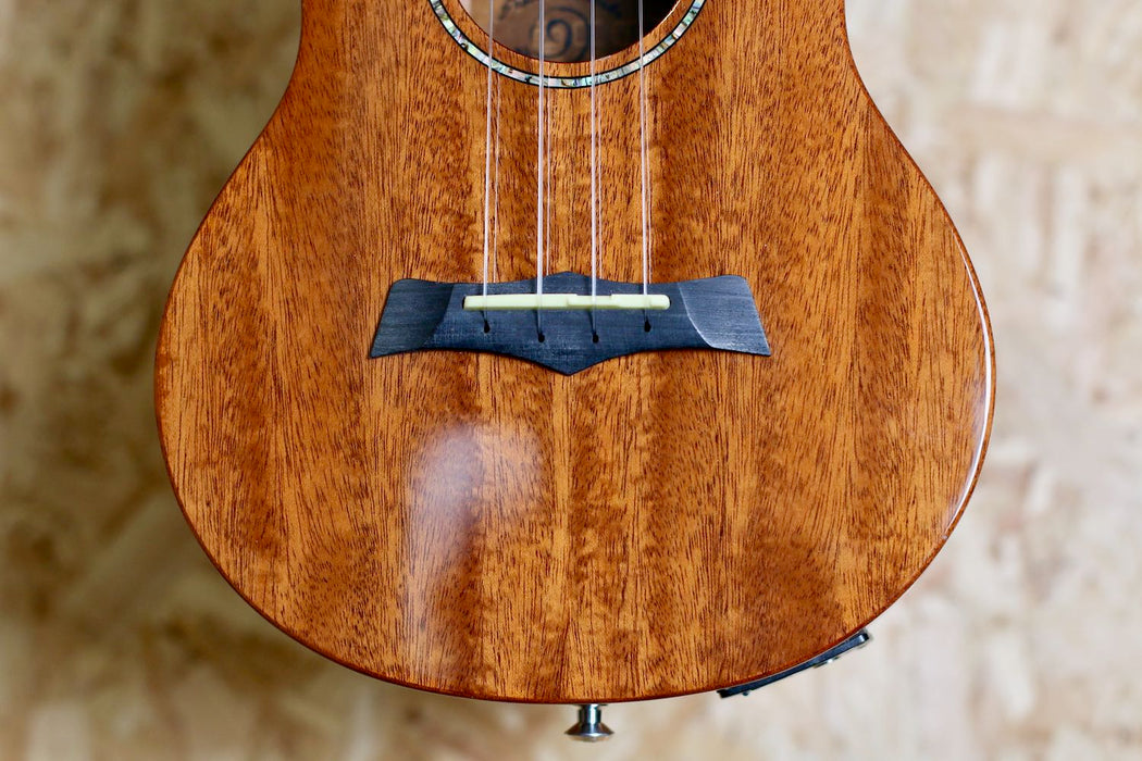 Snail SUT-M2 Solid Top Electro Acoustic Tenor Ukulele - Pre-owned