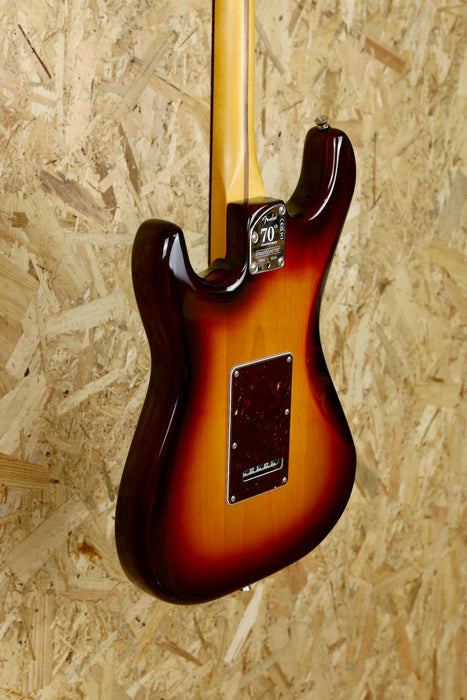 Fender 70th Anniversary American Professional II Stratocaster®, Rosewood Fingerboard, Comet Burst