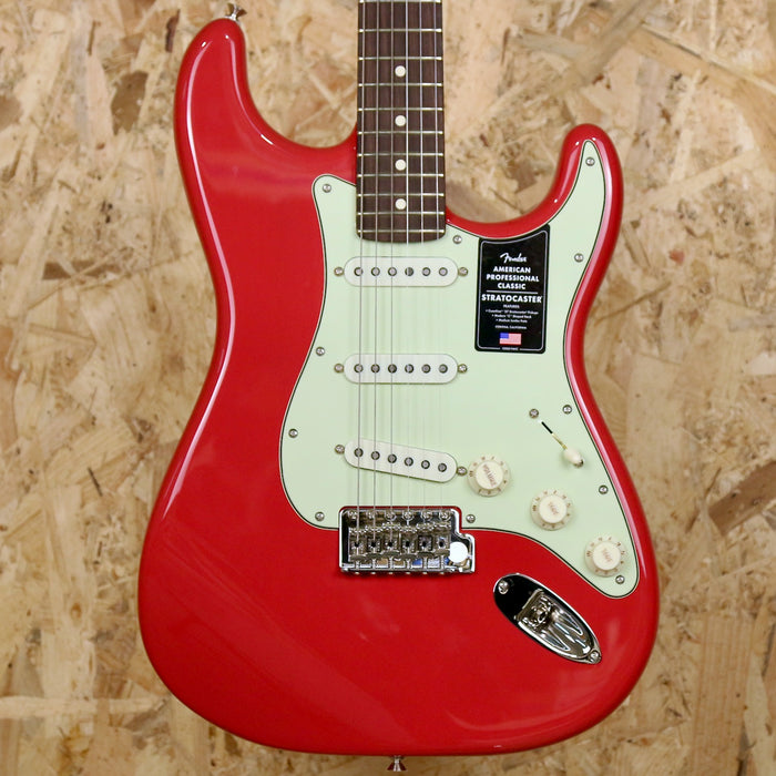 Fender American Professional Classic Stratocaster®, Rosewood Fingerboard, Faded Dakota Red w/ *Pro Setup
