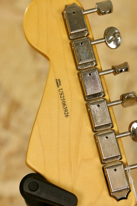 Fender American Professional Classic Stratocaster®, Rosewood Fingerboard, Faded Dakota Red w/ *Pro Setup