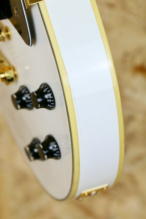 B-Stock Vintage V100 Electric Guitar Gold Hardware in Arctic White