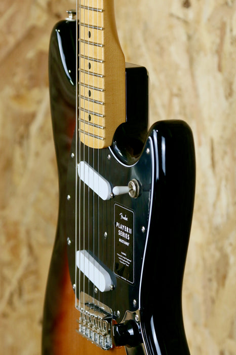 B-Stock Fender Player II Mustang®, Rosewood Fingerboard, 3 Colour Sunburst