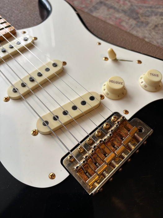 2024 Fender Stratocaster 1957 Custom Shop Relic Limited Edition Black with Gold Hardware w/OHSC