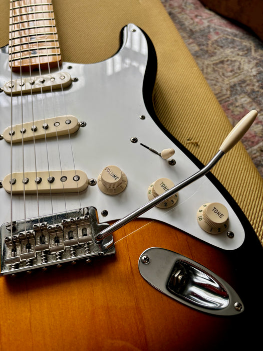 Pre-owned - 2009 Fender Stratocaster 50's Classic Player Custom Shop Designed - Sunburst