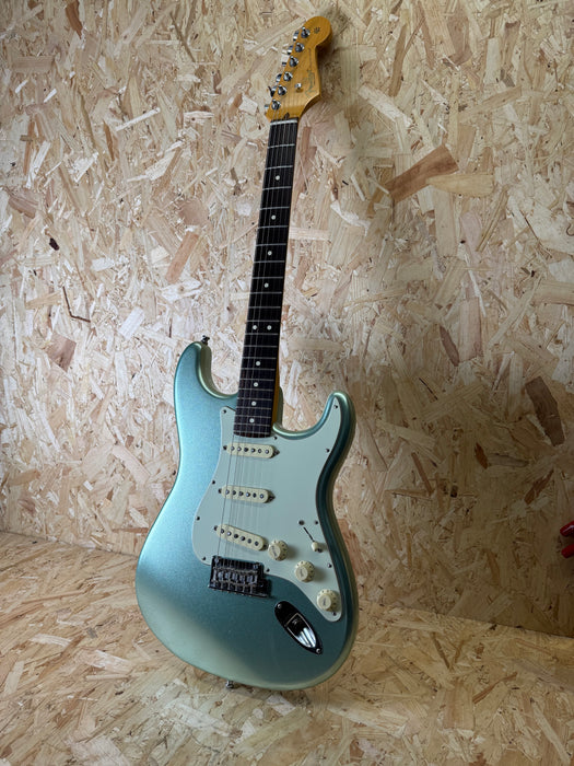 Fender American Professional II Stratocaster®, Rosewood Fingerboard, Mystic Surf Green - Pre-Owned