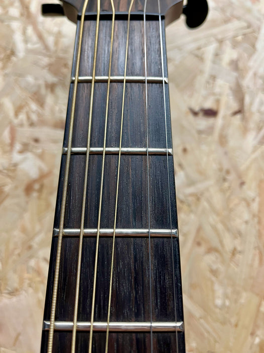 Pre-owned Faith Naked Venus Cedar/Mahogany Electro Acoustic Cutaway