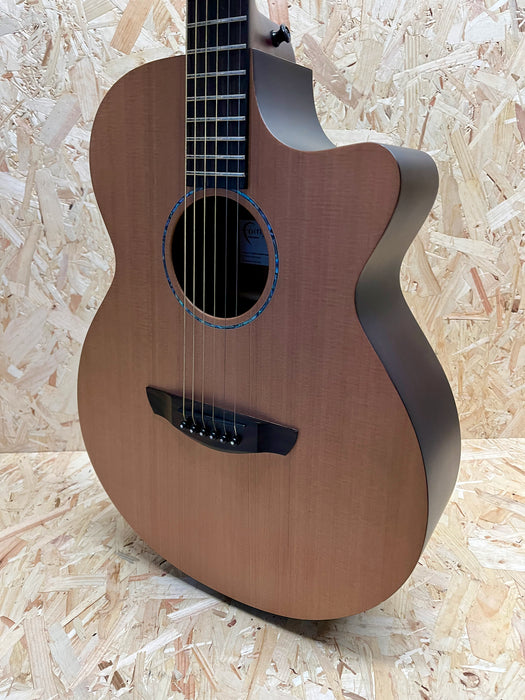 Pre-owned Faith Naked Venus Cedar/Mahogany Electro Acoustic Cutaway
