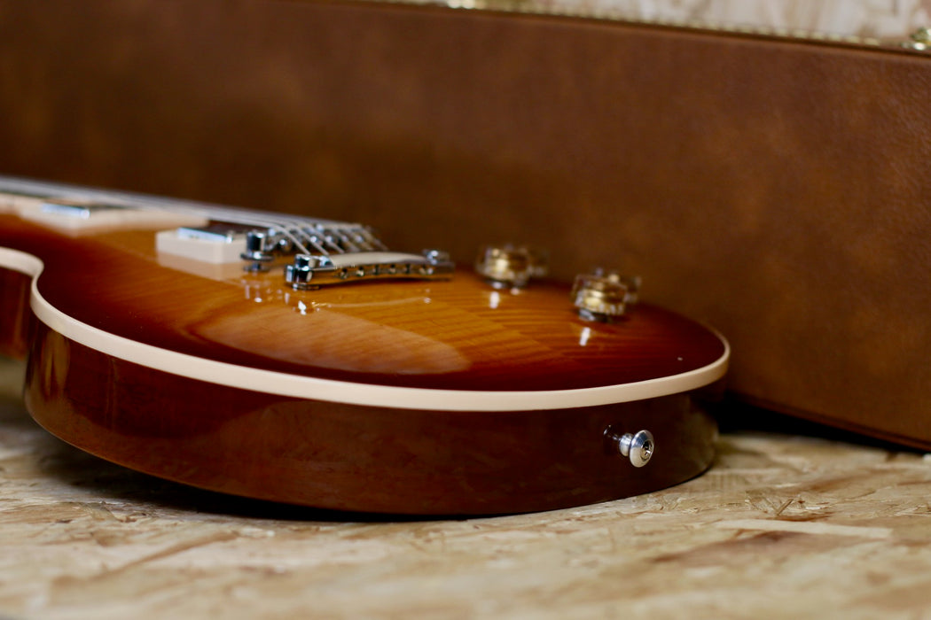 2014 Gibson Les Paul Standard in Desert Burst - Pre-owned