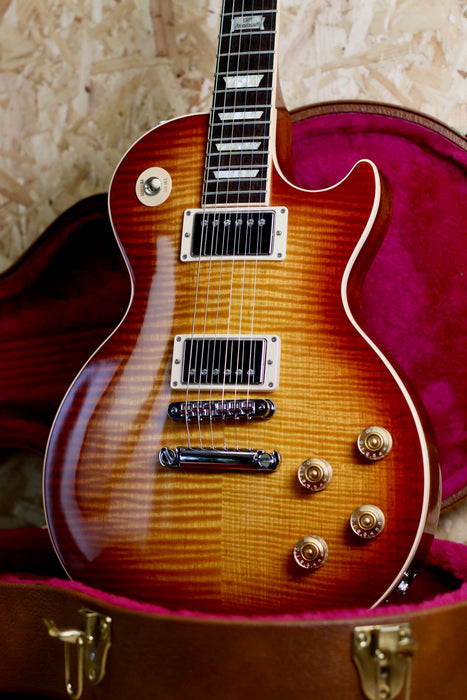 2014 Gibson Les Paul Standard in Desert Burst - Pre-owned