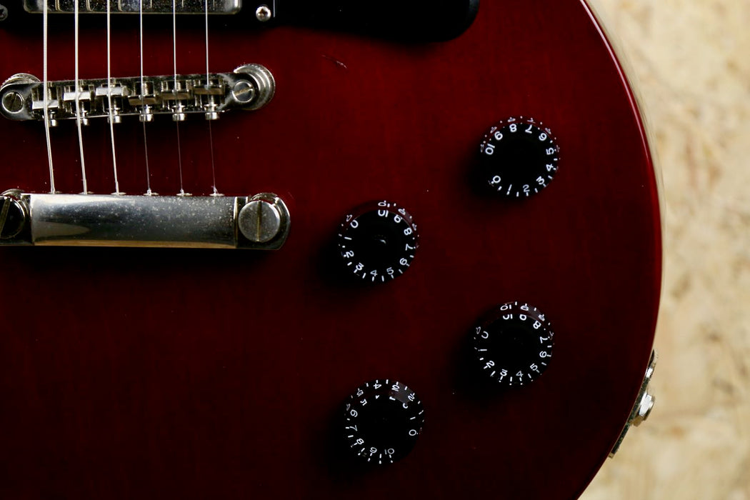 2020 Epiphone Les Paul Studio in Red - Pre-owned