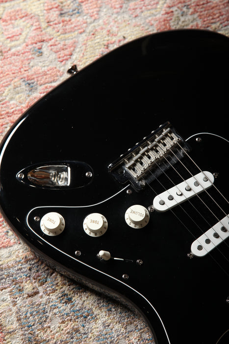 2008 American Standard Stratocaster in Black/Maple (Gilmour Vibes) - Pre-owned - Guitar Warehouse