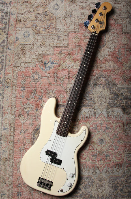 1998 Fender Precision Bass - Vintage White - Pre-owned - Guitar Warehouse