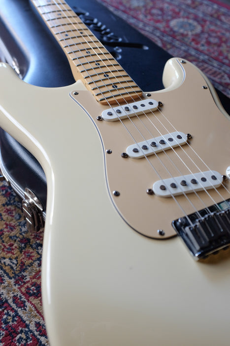 2005 Fender USA Stratocaster Standard Olympic White - Guitar Warehouse