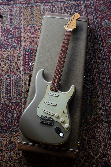 2002 Fender Custom Shop Stratocaster 1960 Relic Inca Silver - Guitar Warehouse
