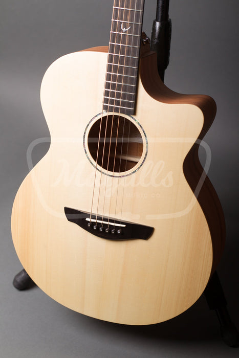 Faith Naked Venus Electro-Acoustic Guitar inc Gigbag - Guitar Warehouse